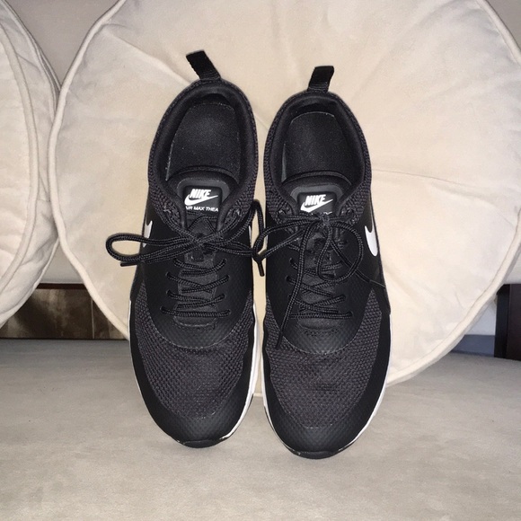 Size 8 Nike Air Max Thea - Picture 2 of 3